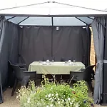 Du Merle Bed & Breakfast 3*