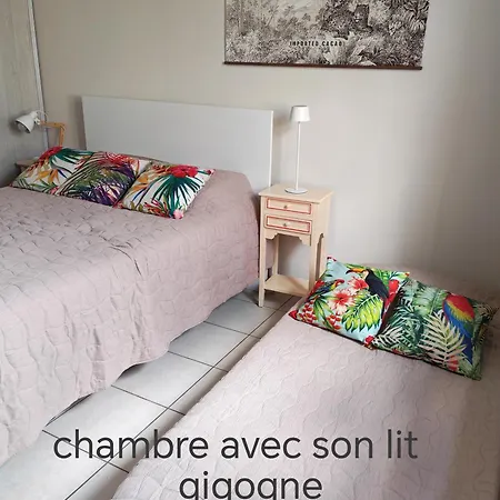 Du Merle Bed & Breakfast Illats