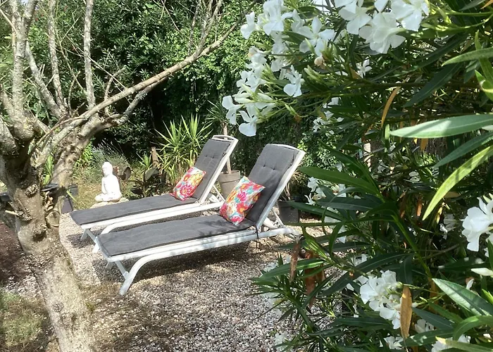 Du Merle Bed & Breakfast